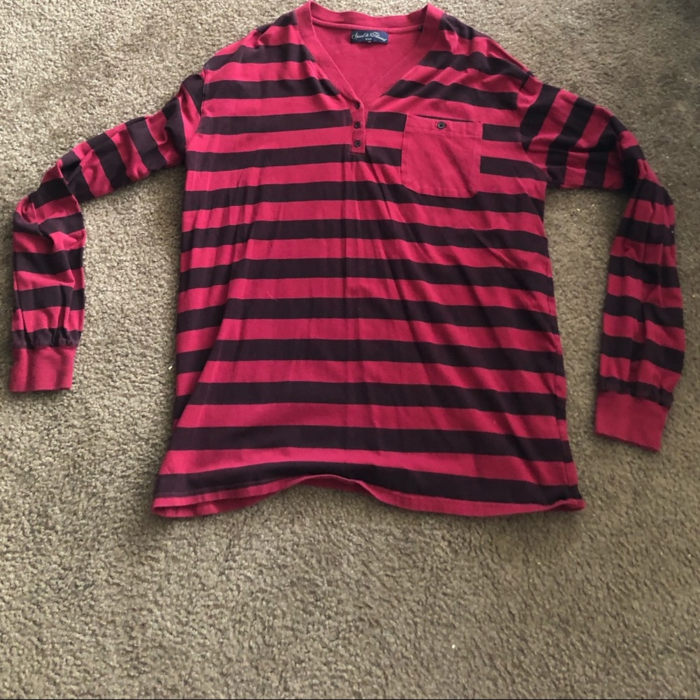 Long sleeve tee